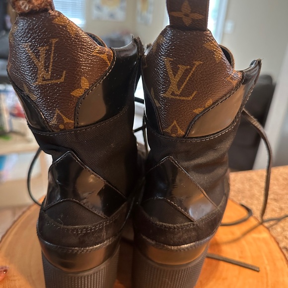 Authentic LouisVuitton Laureate Platform Desert Boot, Black 37.5, VGUC - Picture 6 of 16